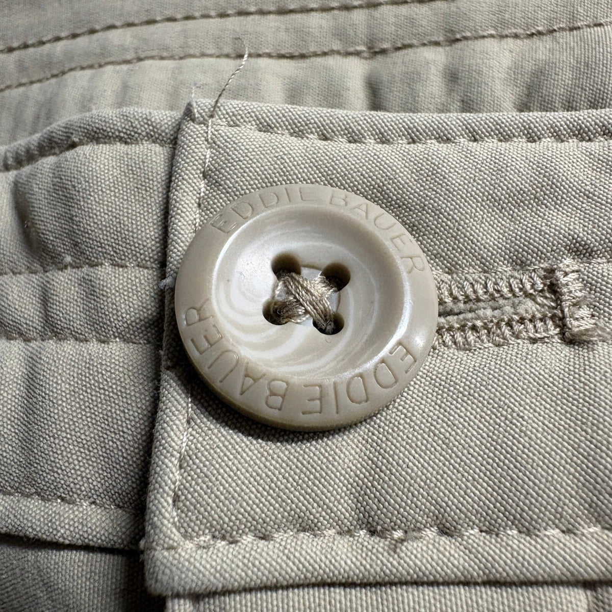 Eddie Bauer Womens 12 Capri Pants Beige Nylon Spandex Stretch Hiking Outdoor