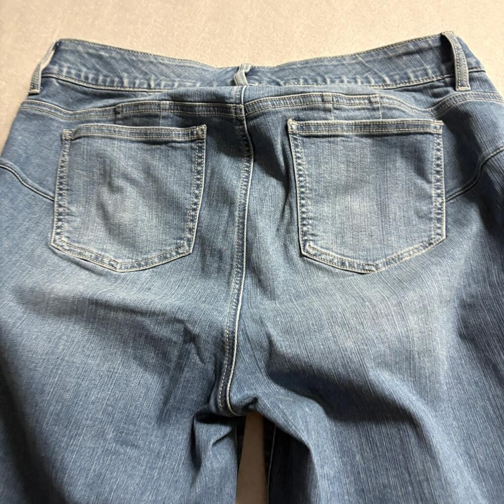 Torrid Bombshell Flare Jeans Womens 16R Premium Stretch Blue Denim