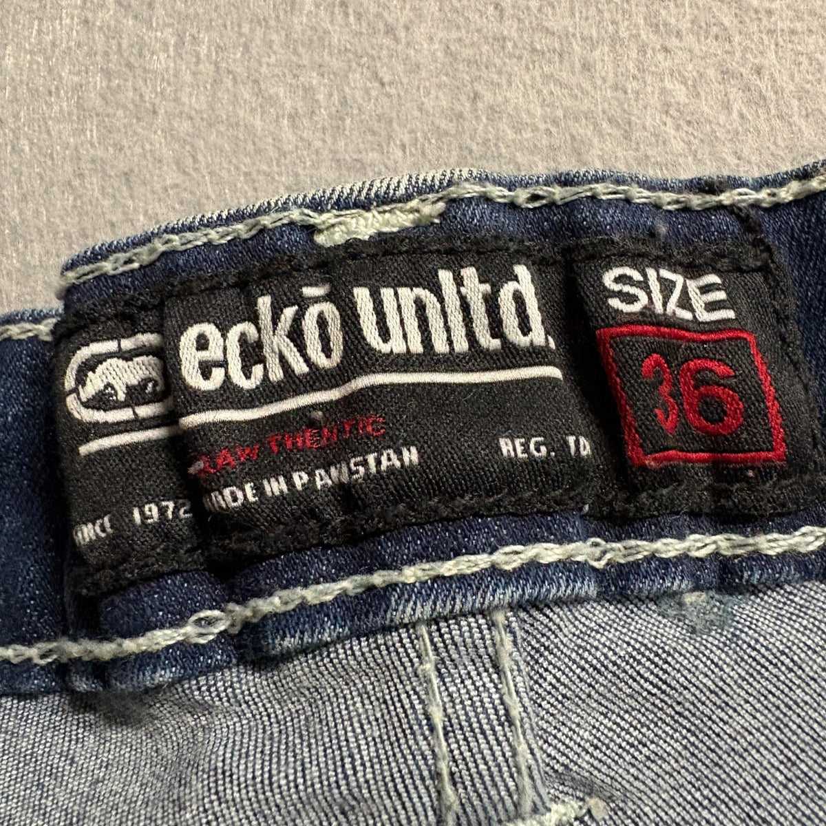 Ecko Unltd Mens Skinny Fit Stretch Blue Denim Jeans Size 36x30 Y2K Rhino Patch