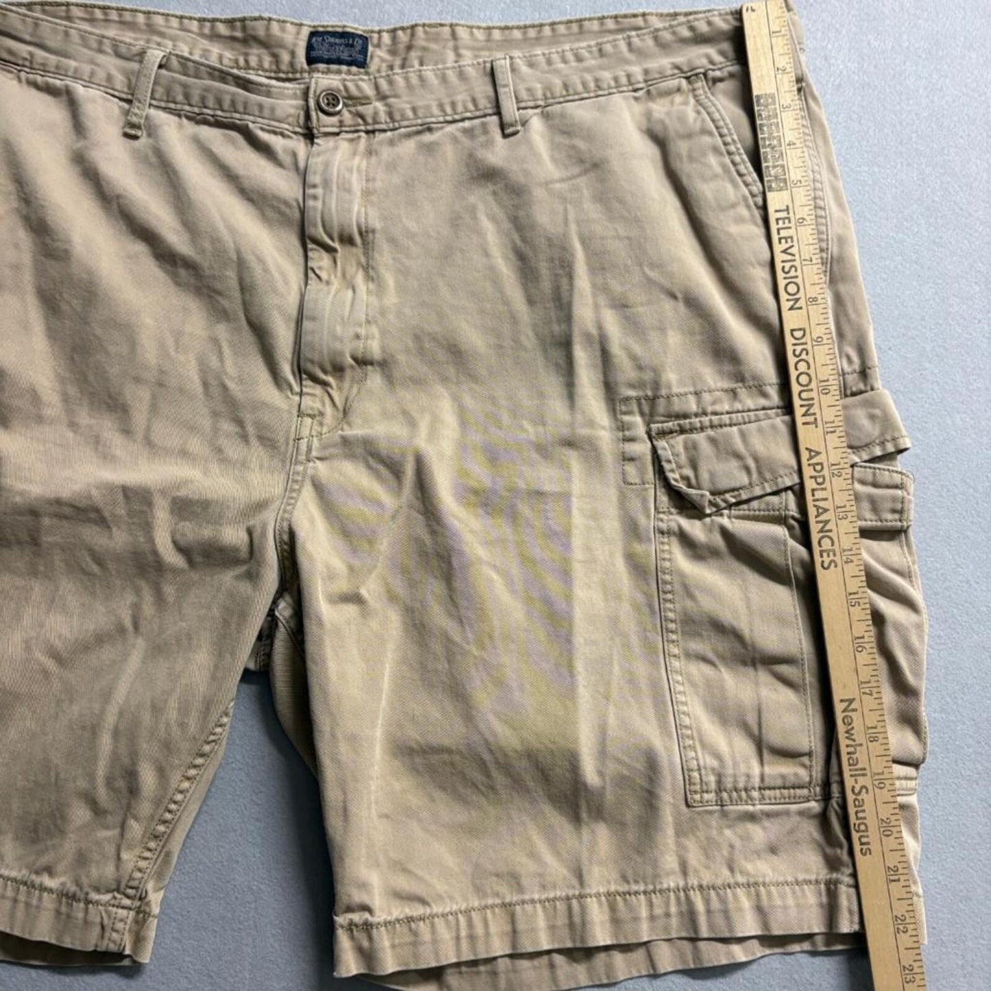 Levi Strauss Co Mens Cargo Shorts Size 48 Tan Khaki Cotton Twill Multi Pocket