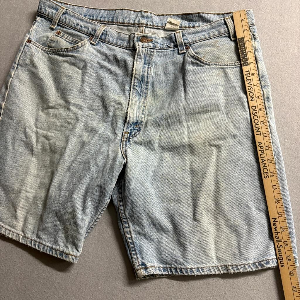 Vintage Levis 550 Denim Shorts Mens 40 Blue Light Wash Relaxed Fit Made in USA