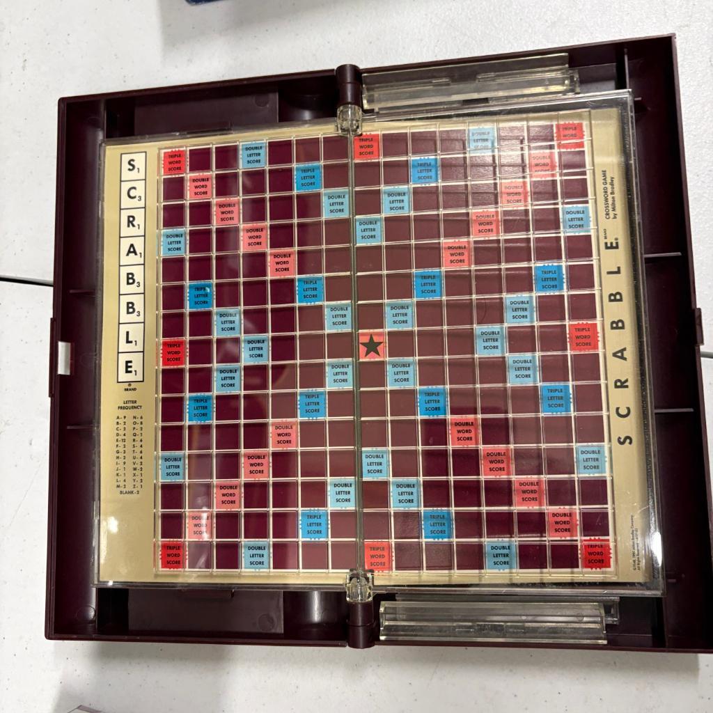 Vintage Scrabble Deluxe Travel Edition Milton Bradley 1990 Folding Case Wooden