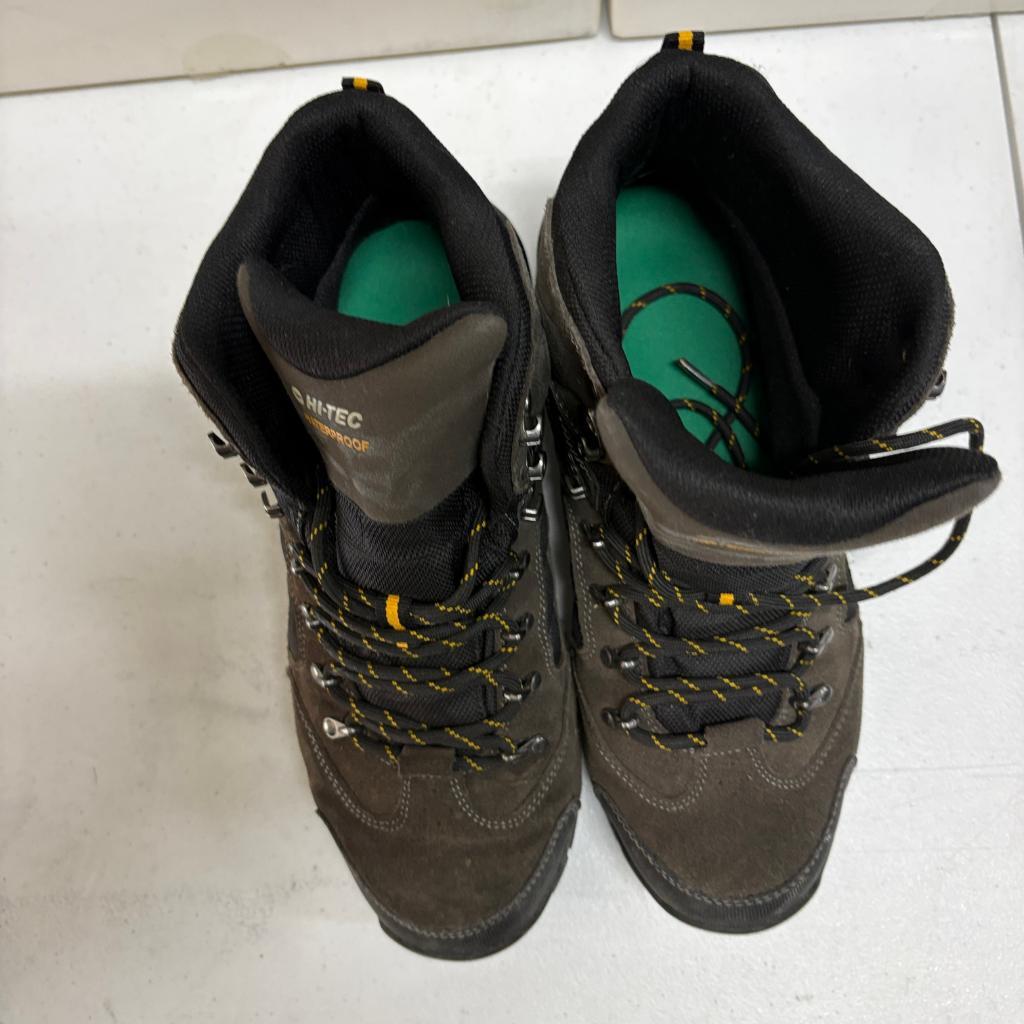 Hi-Tec Rock Waterproof Hiking Boots Mens 10.5 Brown Leather Vibram Sole