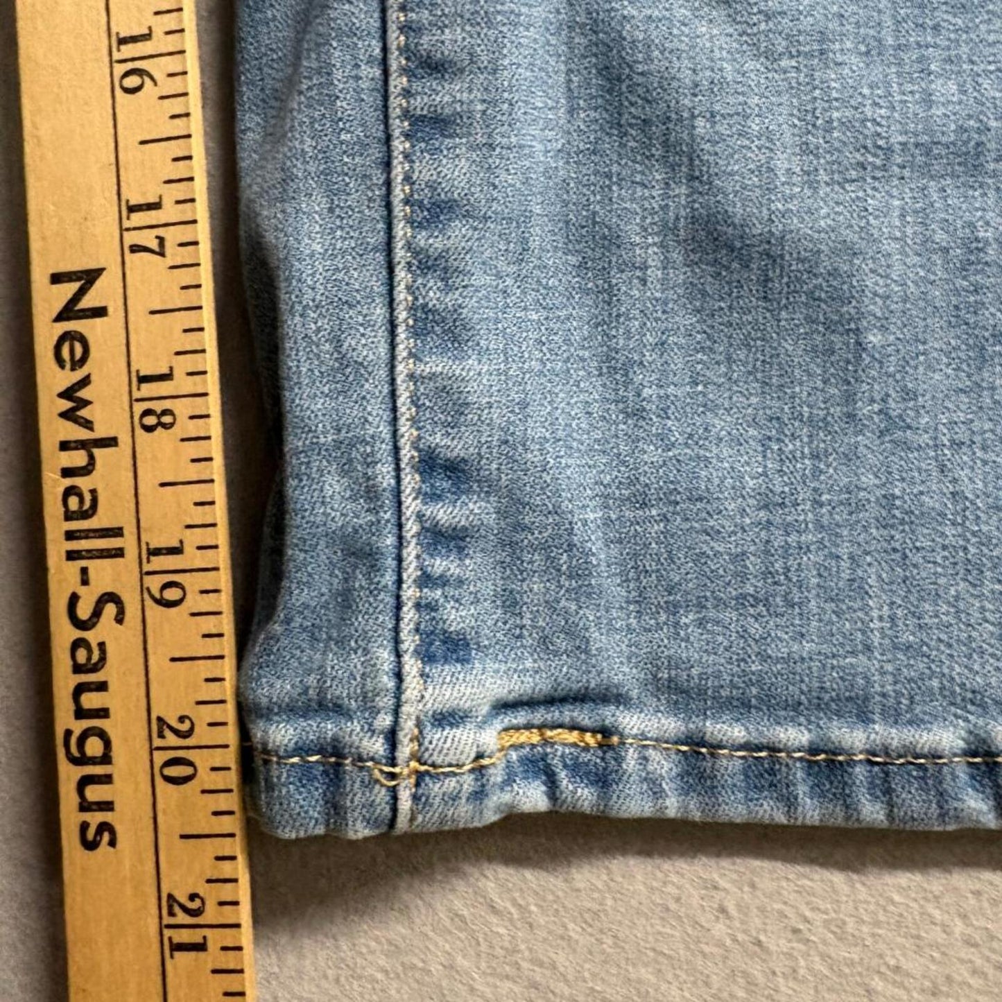 Levi's 311 Shaping Skinny Capri Jeans Womens 20W Blue Stretch Denim Crop 41x21