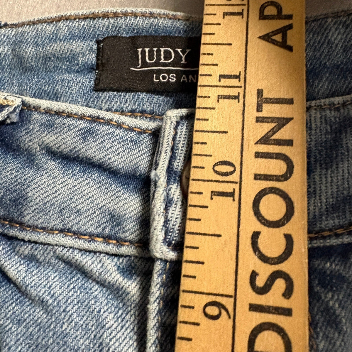 Judy Blue 90s Straight Leg Jeans Womens Size 1/25 Distressed Raw Hem Light Wash