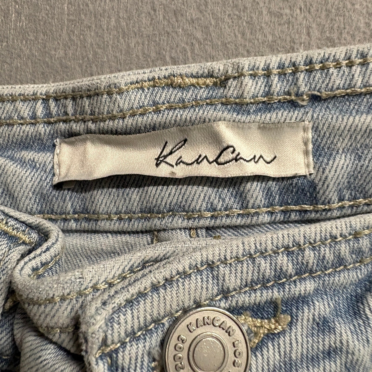 KAN CAN Cargo Jeans Womens Size 11/29 High Rise Raw Frayed Hem Light Wash Denim