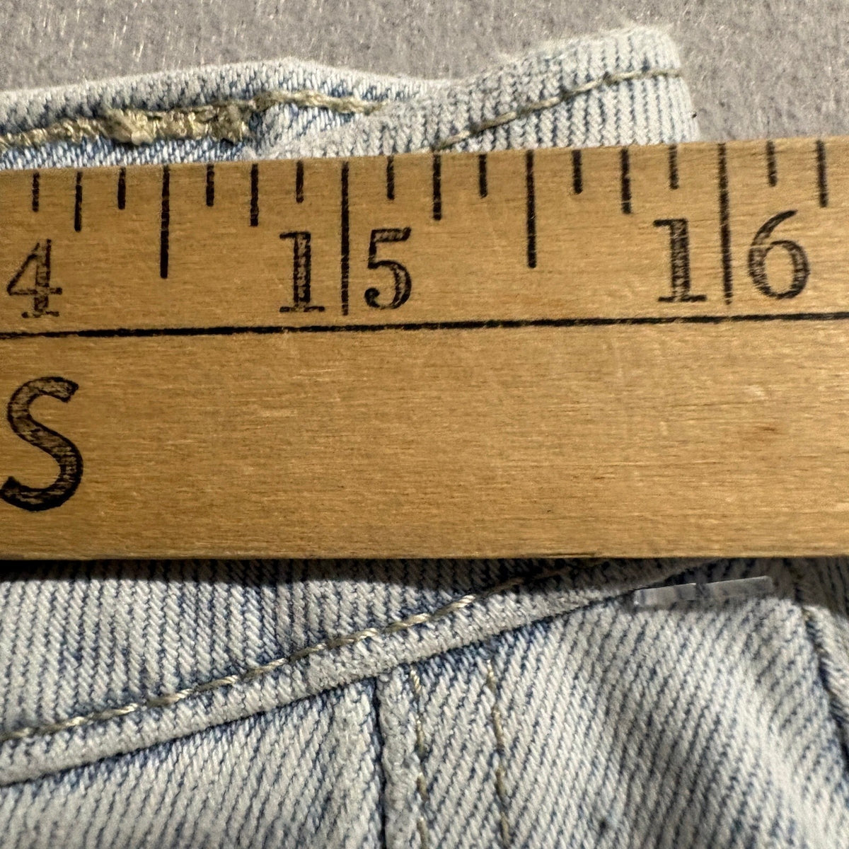 KAN CAN Cargo Jeans Womens Size 11/29 High Rise Raw Frayed Hem Light Wash Denim