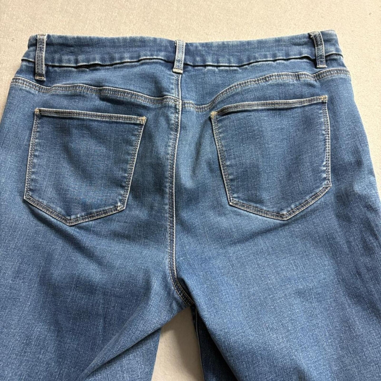 Chicos Denim Capri Jeans Womens Size 0.5 Medium Wash Stretch Cropped Blue