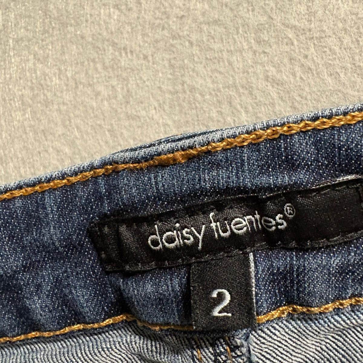 Daisy Fuentes Bootcut Jeans Womens Size 2 Blue Denim Stretch Rinse Blast
