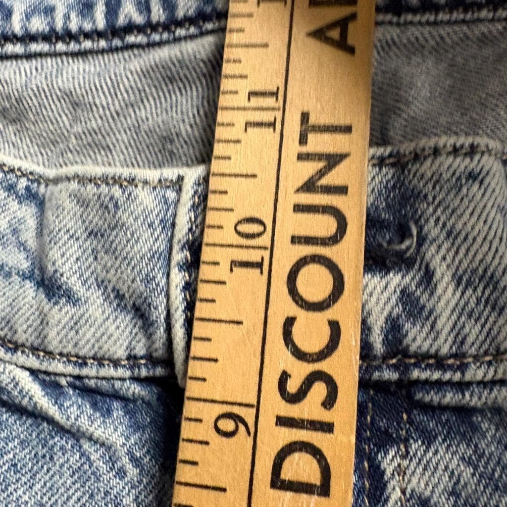 Arizona Jean Co Womens 10 Low Rise Baggy Jeans Blue Acid Wash Distressed Wide