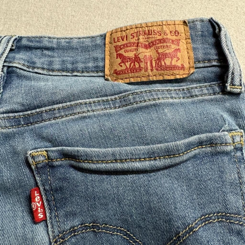 Levi's 711 Skinny Jeans Womens 26 x 30 Blue Denim Stretch Mid Rise 26x27 Actual