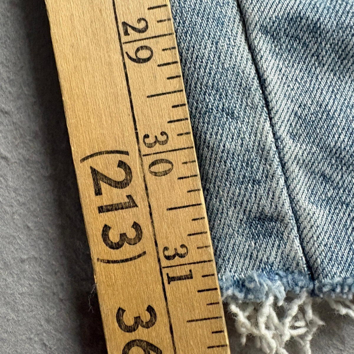 Judy Blue 90s Straight Leg Jeans Womens Size 1/25 Distressed Raw Hem Light Wash