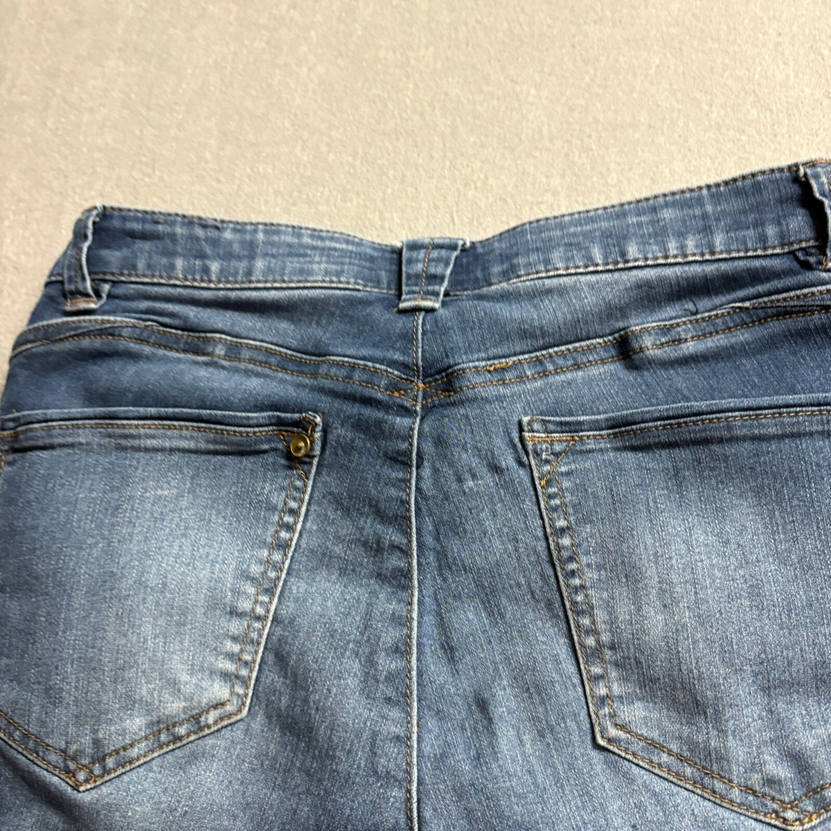 Wit & Wisdom Denim Bermuda Shorts Size 4 Medium Wash Stretch Blue Jeans