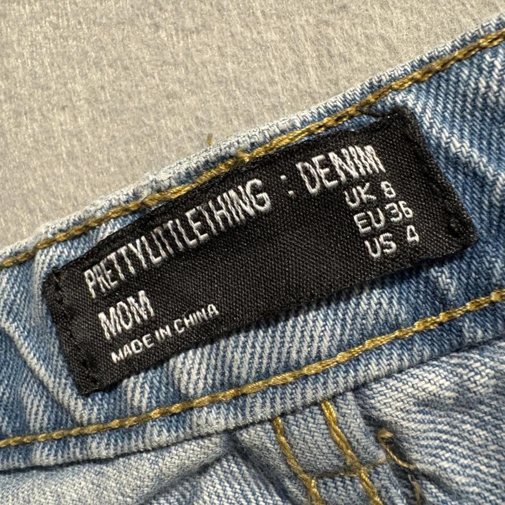 PrettyLittleThing Mom Jeans Womens US 4 Light Wash Denim High Rise Tapered Leg