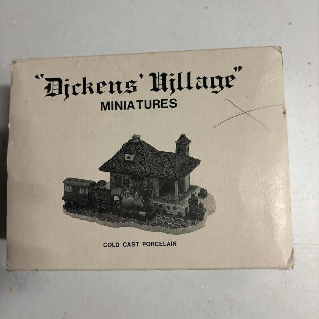Department 56 Dickens Village Miniature Train Station and Train Cold Cast