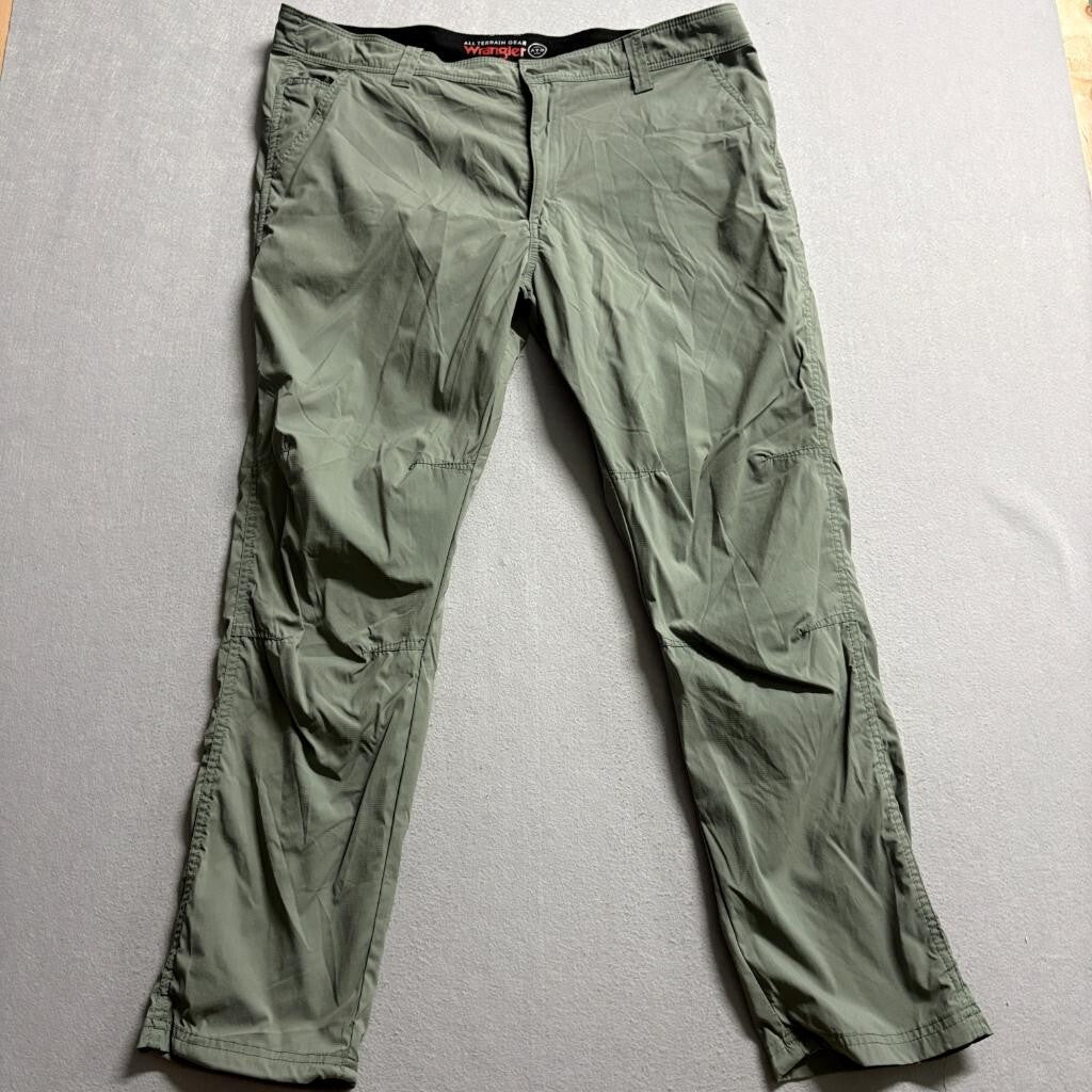 Wrangler ATG Mens 40x30 Green All Terrain Gear Nylon Stretch Hiking Pants