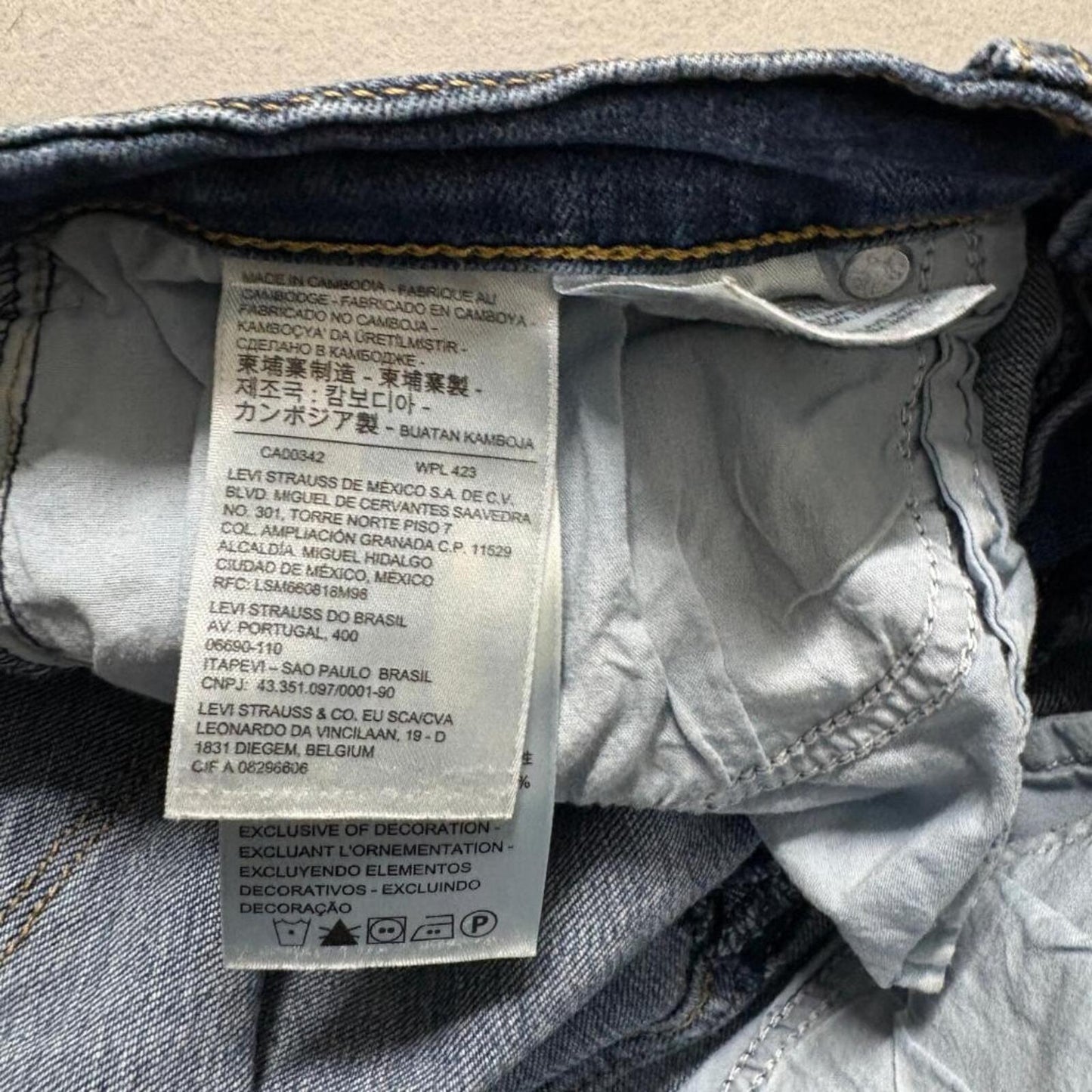 Levi's 724 High Rise Straight Jeans Womens 28 Raw Hem Blue Denim Stretch