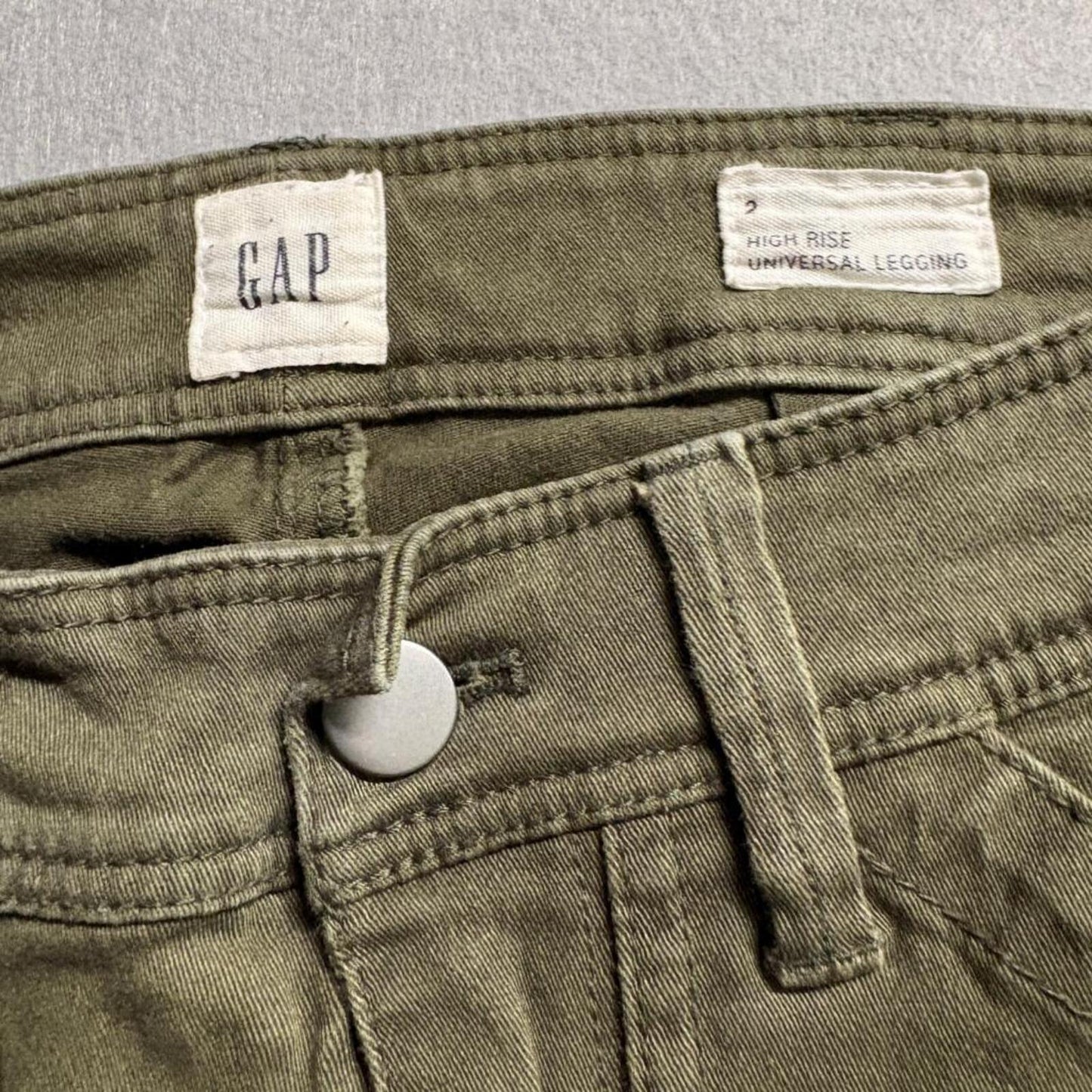 Gap High Rise Universal Legging Cargo Pants Womens Size 2 Olive Green Stretch