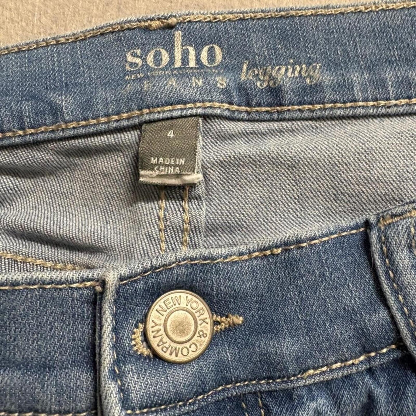 New York & Company Soho Legging Jeans Womens 4 Blue Distressed Floral Patch