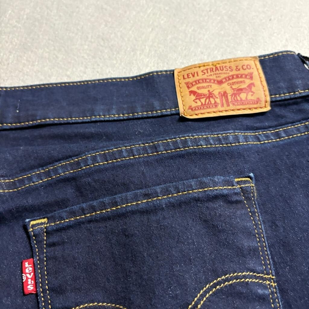 Levi's 311 Shaping Skinny Jeans Womens 18W S Dark Wash Blue Denim Stretch