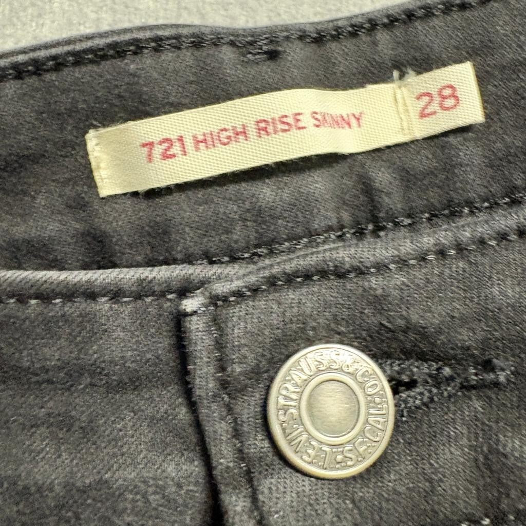 Levi's 721 High Rise Skinny Jeans Womens 28x30 Black Denim Stretch