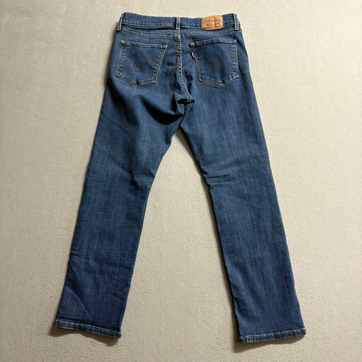 Levi's Classic Straight Jeans Womens Size 4 S 27x28 Medium Wash Blue Denim Pants