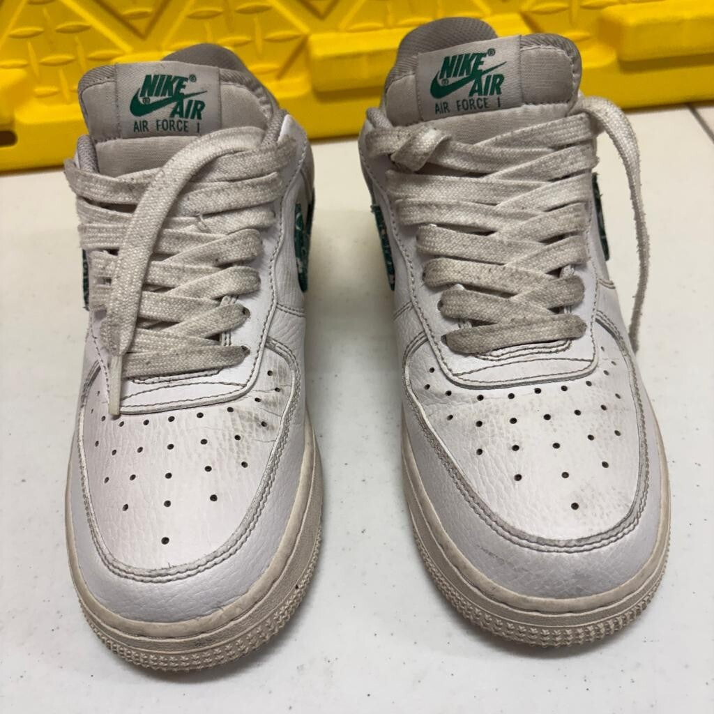 Nike Air Force 1 Low Green Paisley Womens Size 8 White Sneakers DH4406-102