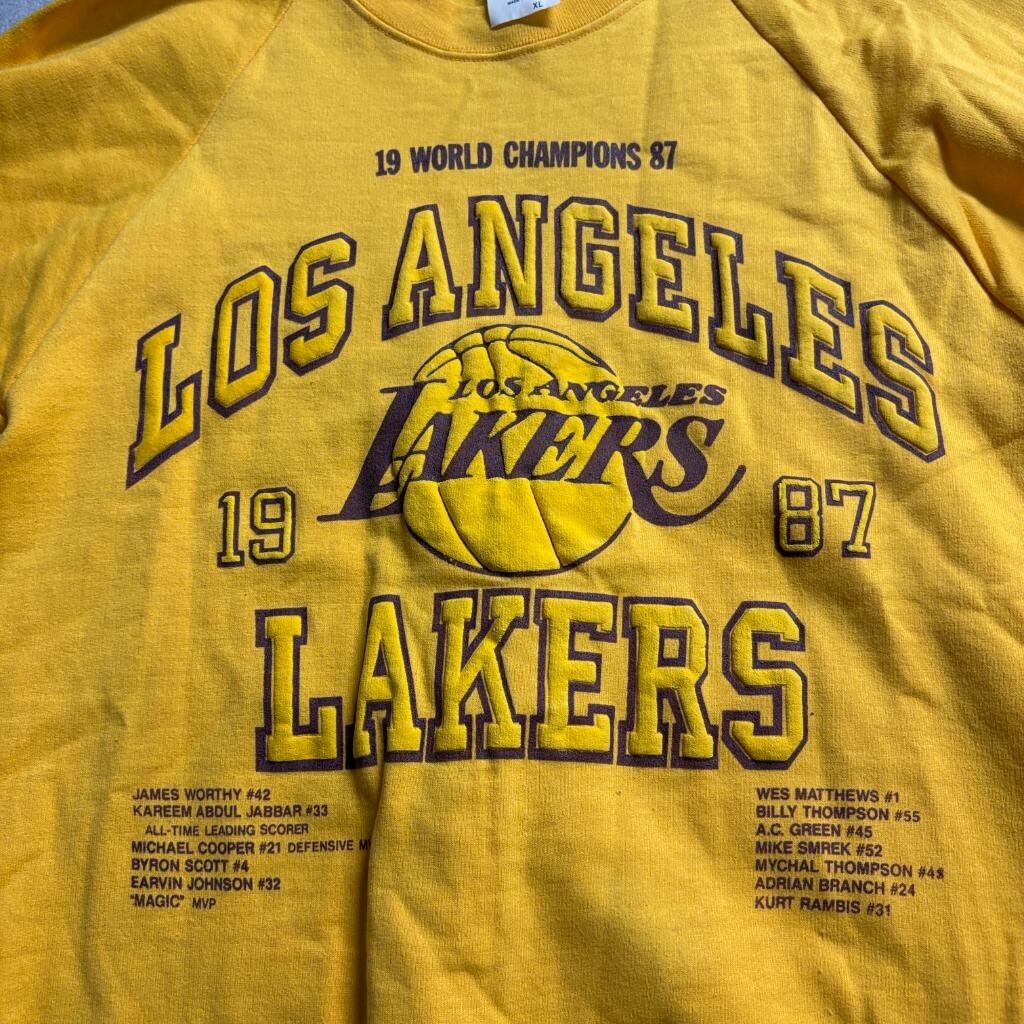 Vintage Los Angeles Lakers 1987 World Champions Sweatshirt XL Yellow Crewneck