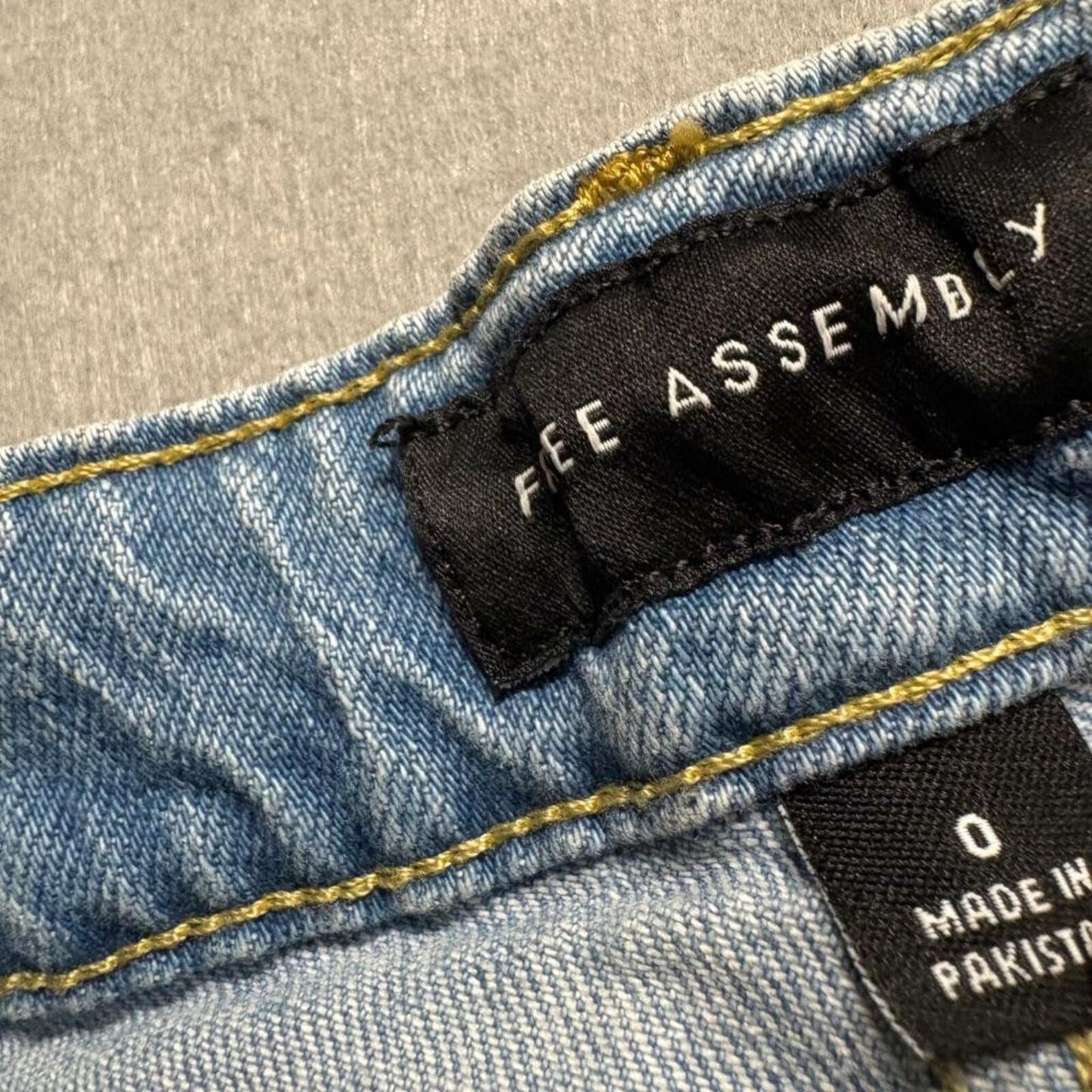 Free Assembly Full Wide Straight Jeans Womens Size 0 Light Wash Denim High Rise