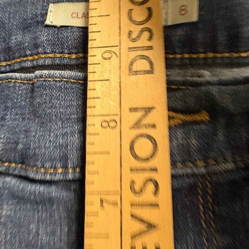 Levi's Classic Straight Jeans Womens Size 8S W29 L28 Medium Wash Stretch Denim