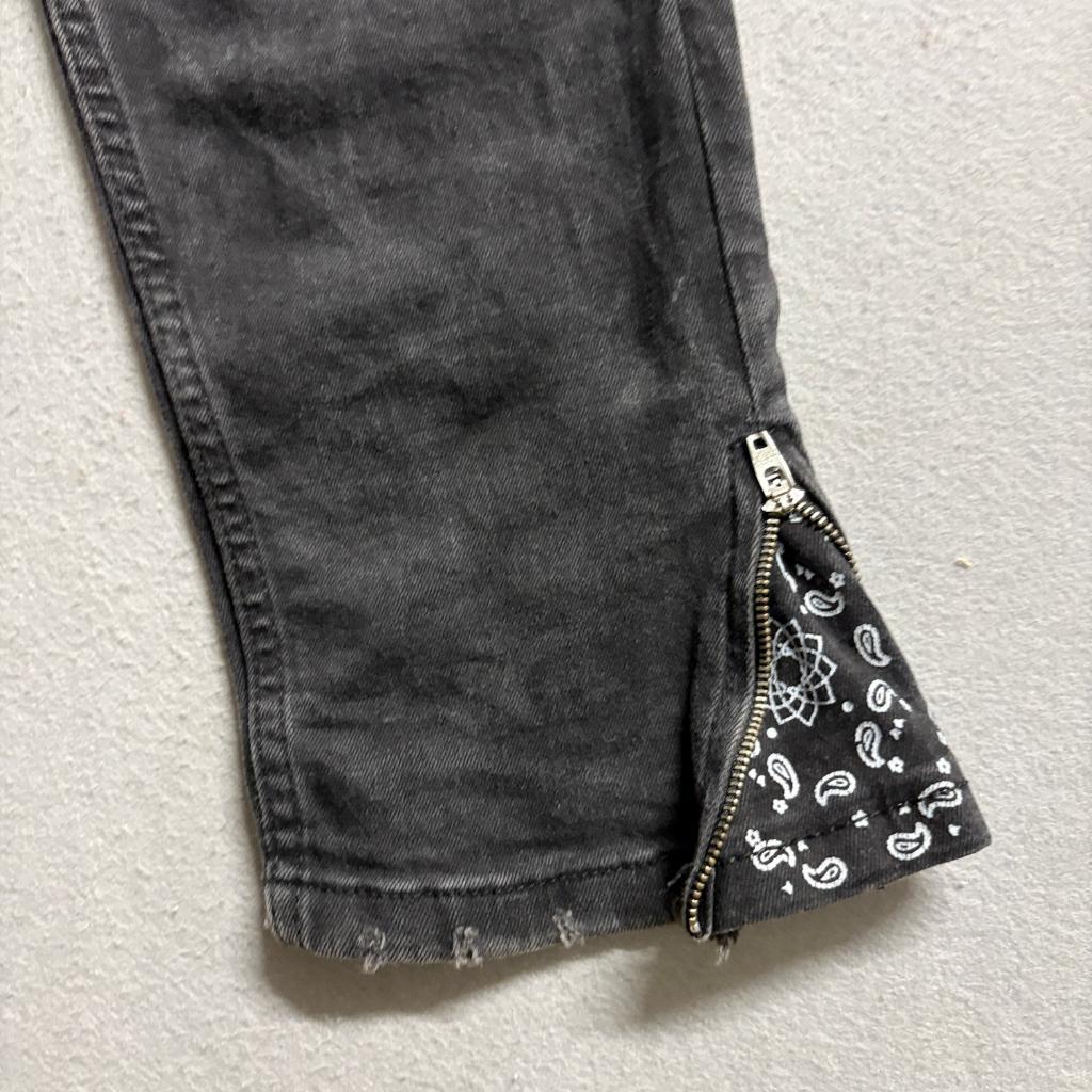 BoohooMAN Cargo Jeans Mens 34 Black Distressed Skinny Ankle Zip Paisley Insert