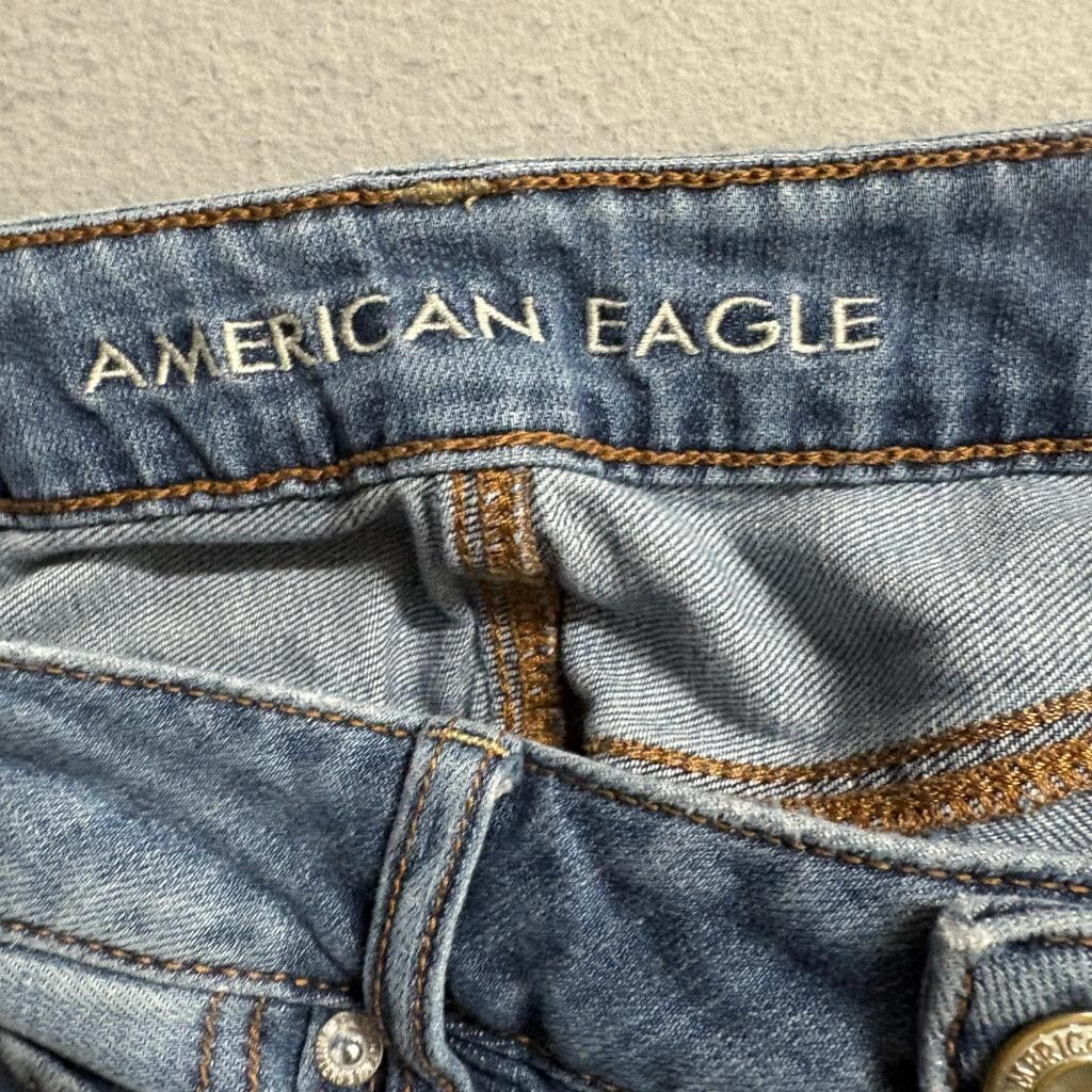 American Eagle Jeans Womens 4 Short Blue Denim Straight Leg Mid Rise Stretch