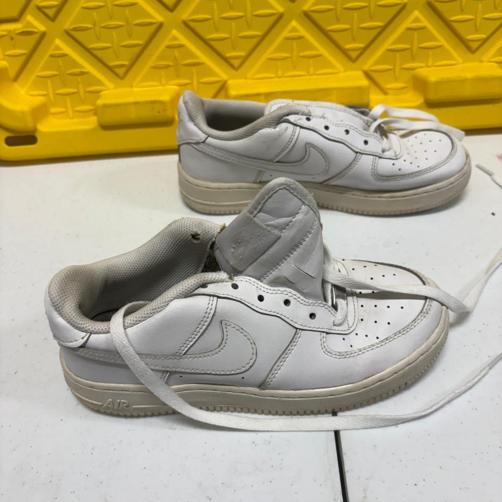 Nike Air Force 1 LE Triple White DH2920-111 Youth Size 6Y Mens 6 Sneakers