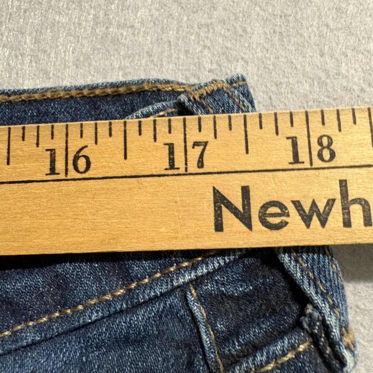 Signature by Levi Strauss Co Mens 34x34 Relaxed Fit Blue Jeans Dark Wash