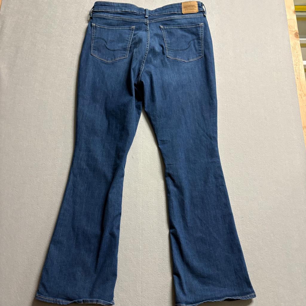Signature by Levi Strauss Co Womens 16 Mid Rise Bootcut Jeans Blue Stretch W33