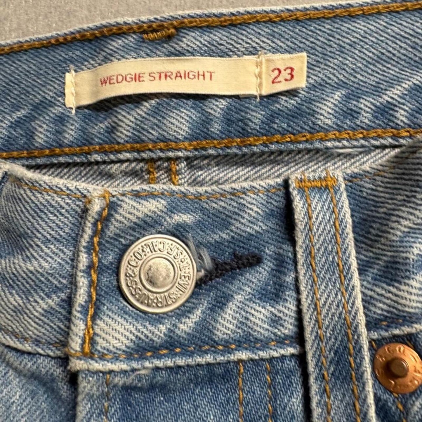 Levi's Premium Wedgie Straight Jeans Womens 23x28 Blue Distressed High Rise
