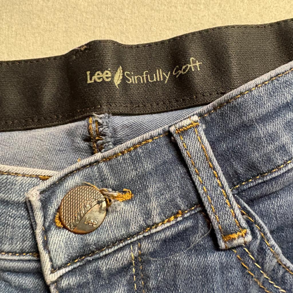 Lee Sinfully Soft Bootcut Jeans Womens Size 10 Medium Blue Stretch Denim