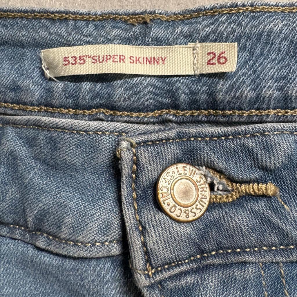 Levis 535 Super Skinny Jeans Womens 26 Blue Denim Raw Hem Stretch