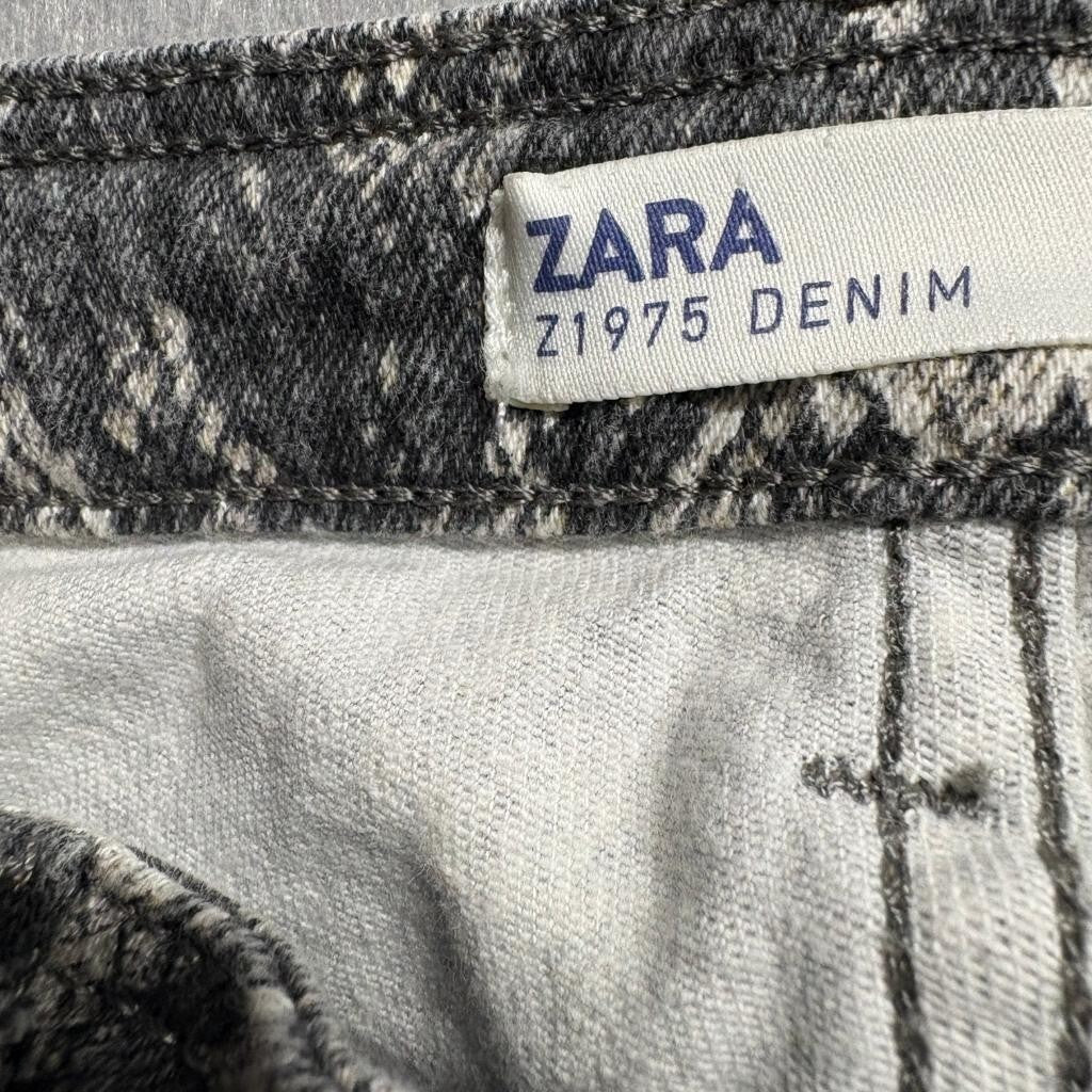 Zara Z1975 Denim Womens Size 8 Gray Snakeskin Print High Rise Raw Hem Jeans