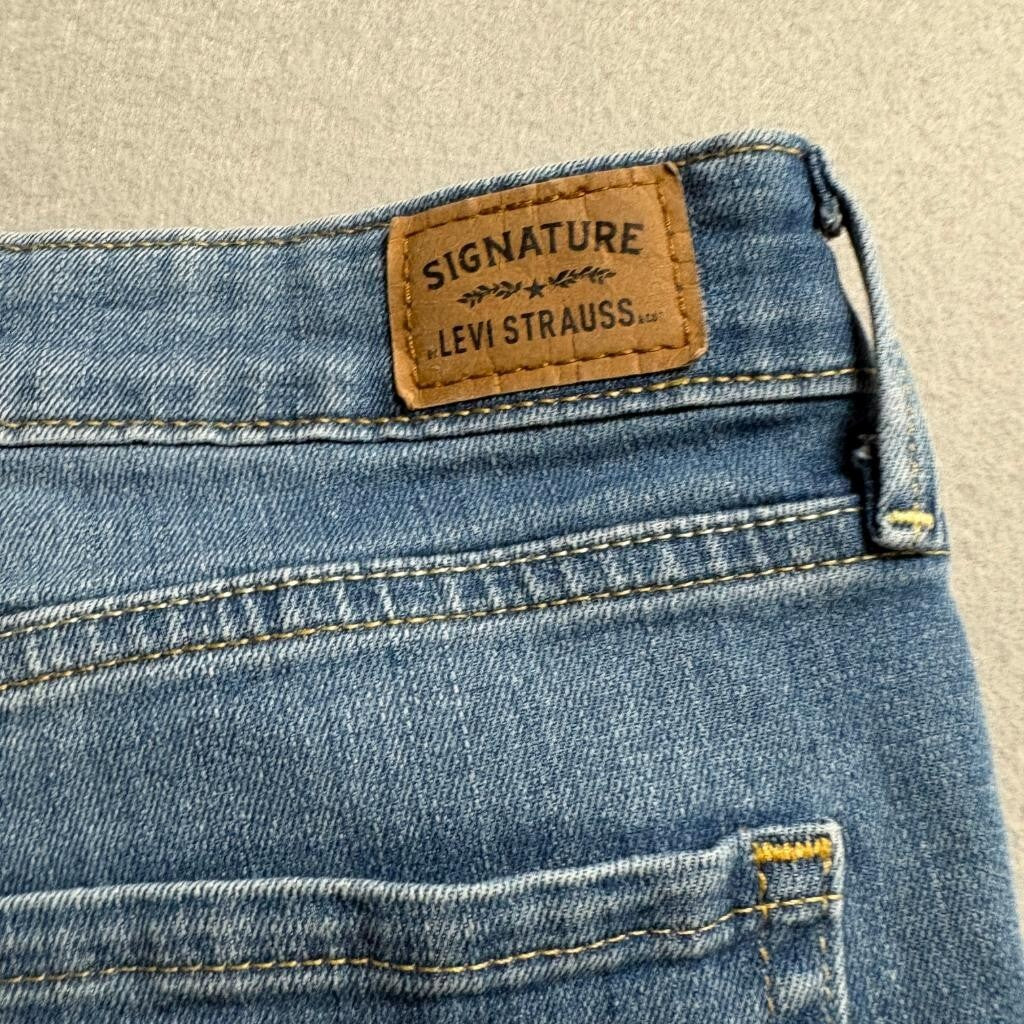 Signature by Levi Strauss Co Womens Mid Rise Bootcut Jeans Size 4M W27 L32 Blue