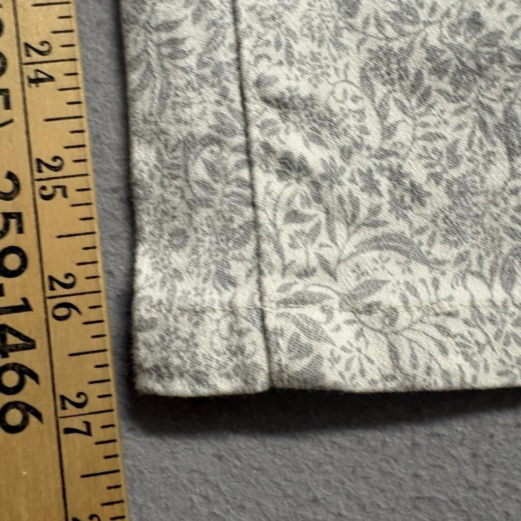 Uniqlo UJ Floral Jeans Womens 28 Gray White Damask Paisley Print Stretch Denim