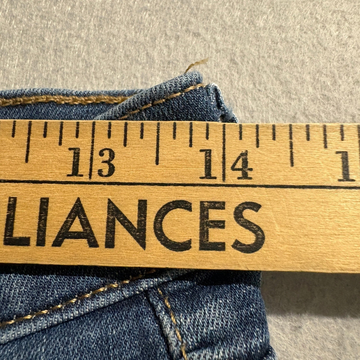 Levis 711 Skinny Jeans Womens Size 28 Medium Wash Stretch Denim Blue Pants
