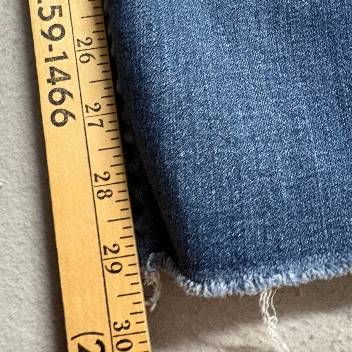 Levi's 724 High Rise Straight Jeans Womens 29 Blue Denim Raw Hem Cutoff W29 L29