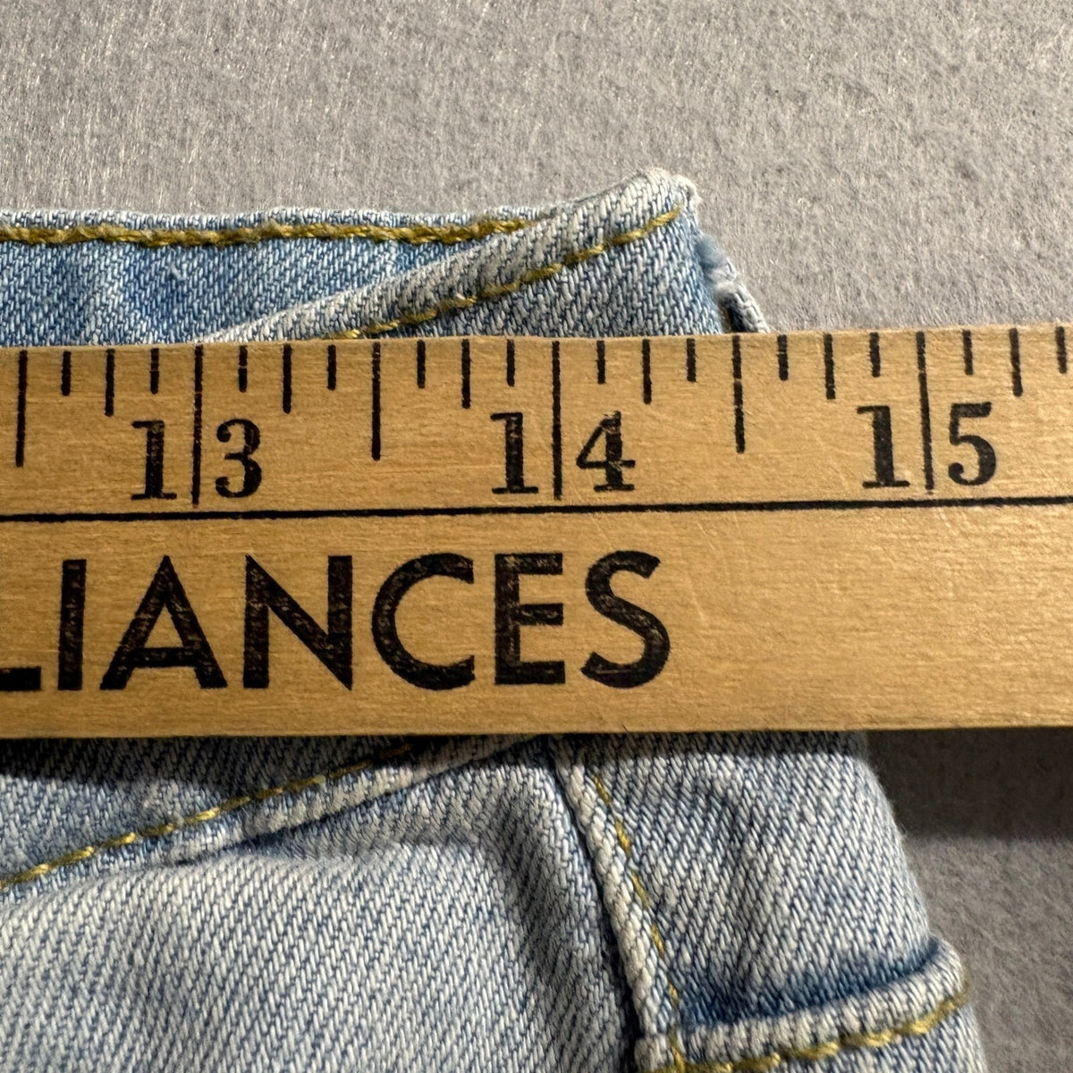 Universal Thread Ankle Bootcut Jeans Womens 6/R Light Wash Raw Hem Stretch Denim