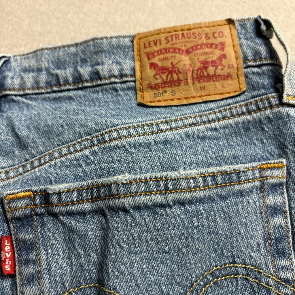 Levi's 501 S Skinny Jeans Mens 29x30 Distressed Raw Hem Light Wash Denim