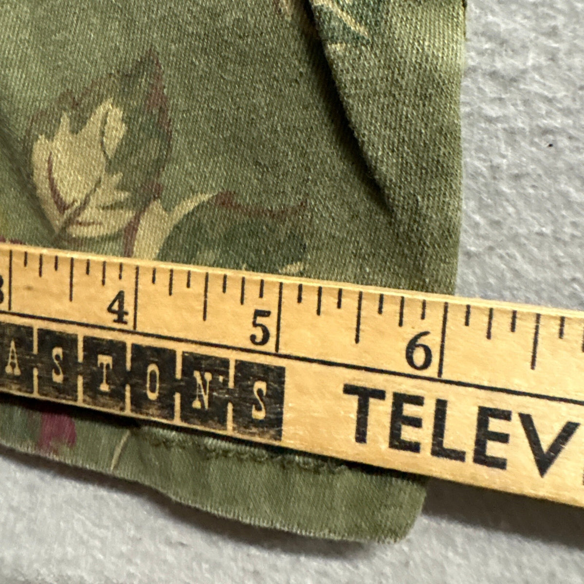 True Freedom Floral Camo Jeans Juniors Size 13 Olive Green Purple Rose Print