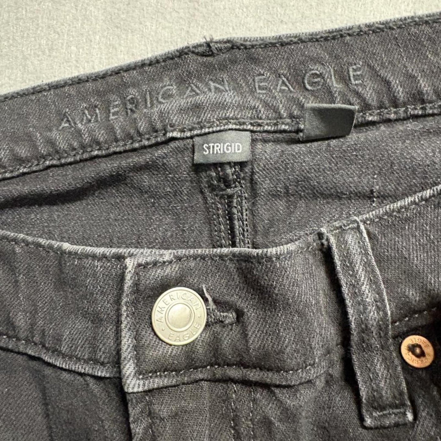 American Eagle Low Rise Baggy Flare Jeans Womens 10 Long Black Distressed