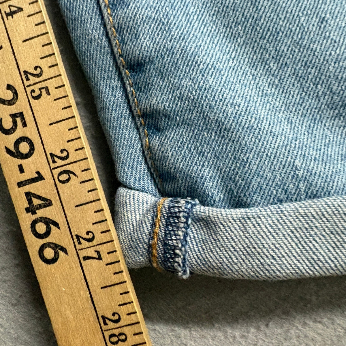 Celebrity Pink Womens Hi-Rise Mom Jeans Size 7/28 Blue Distressed Denim New
