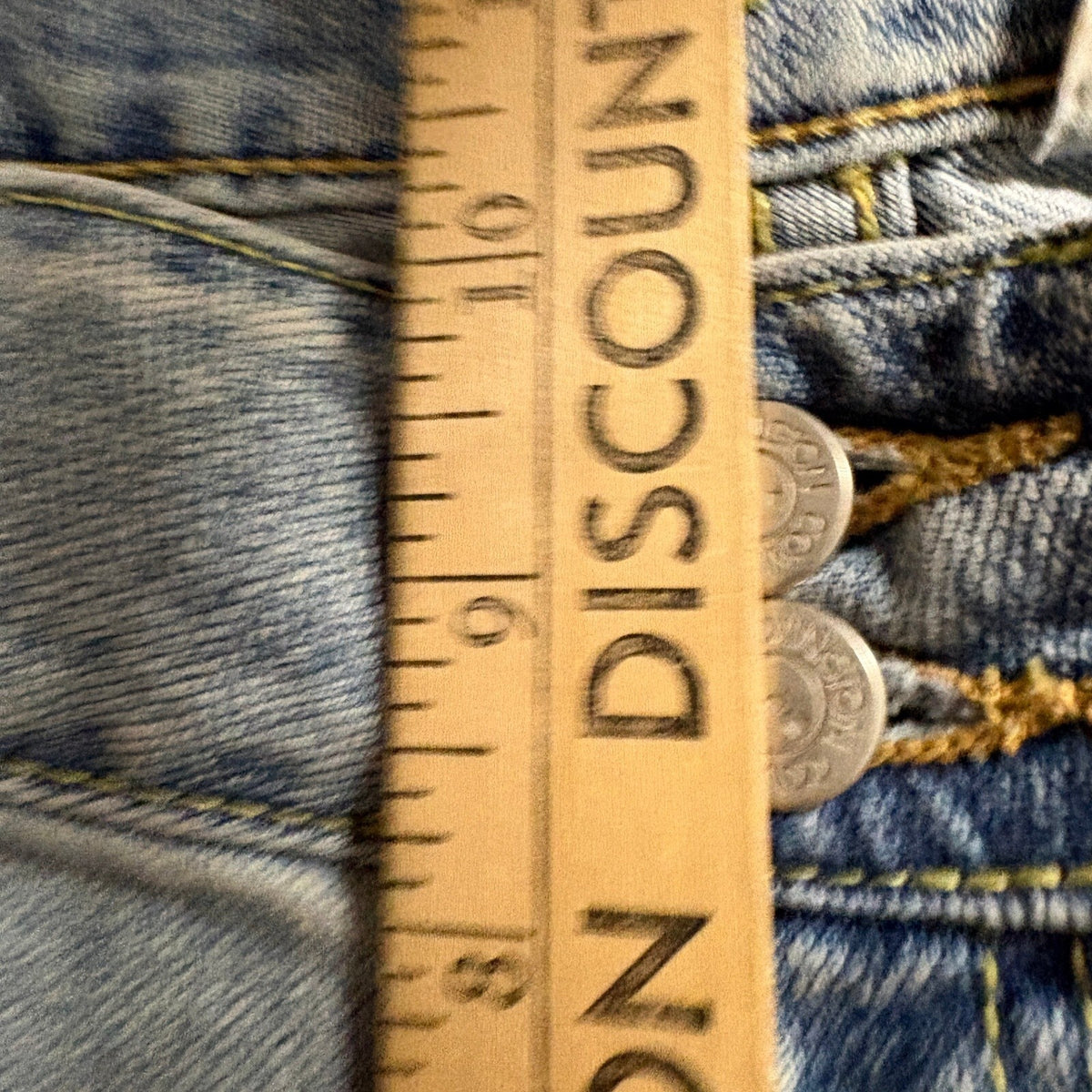 Covington Denim Capri Jeans Womens Size 14 Light Wash Stretch Cropped Shorts