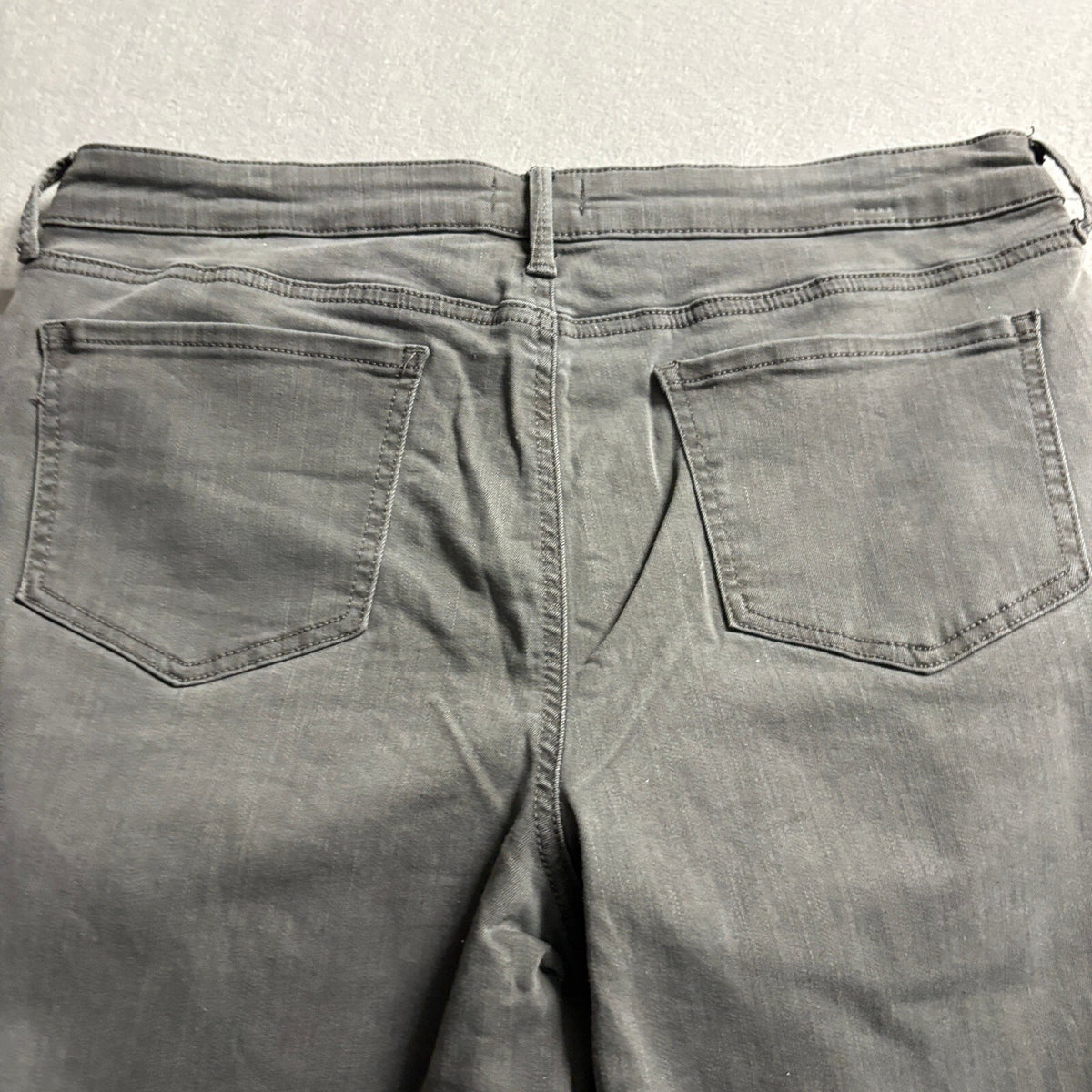 NYDJ Curves 360 Womens Crop Jeans Size 12 Gray Denim Stretch Capri Pants